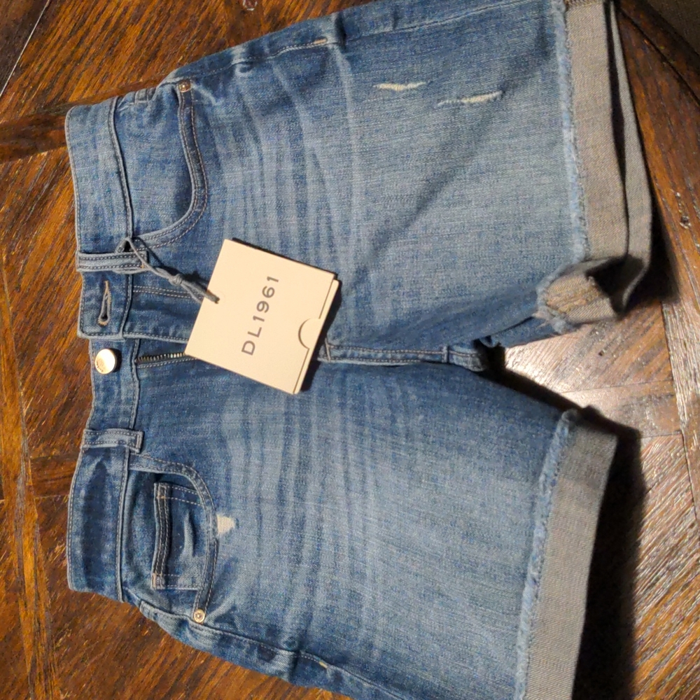 DL1961 Cecilia  classic denim shorts, size 23/25